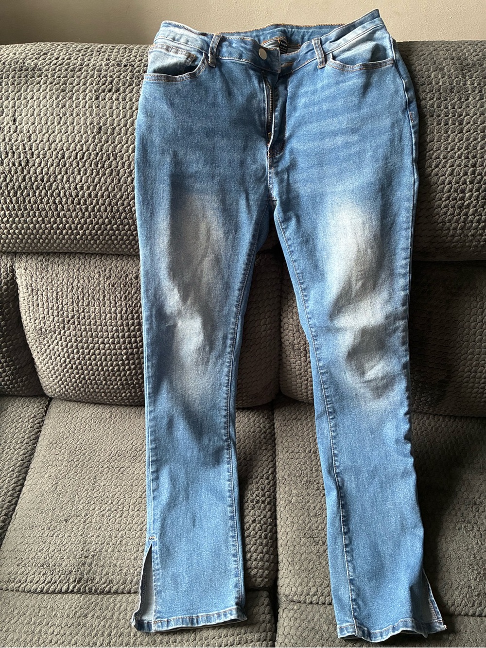 SHEIN Light Blue Denim Jeans with Contrast Stitching
